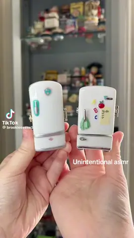 #asmr #tappingasmr #unintentionalasmr #asmrtappingsounds #asmrsounds #fyp #viral #sleep #unintentional #asmrunintentional #whisperingasmr 