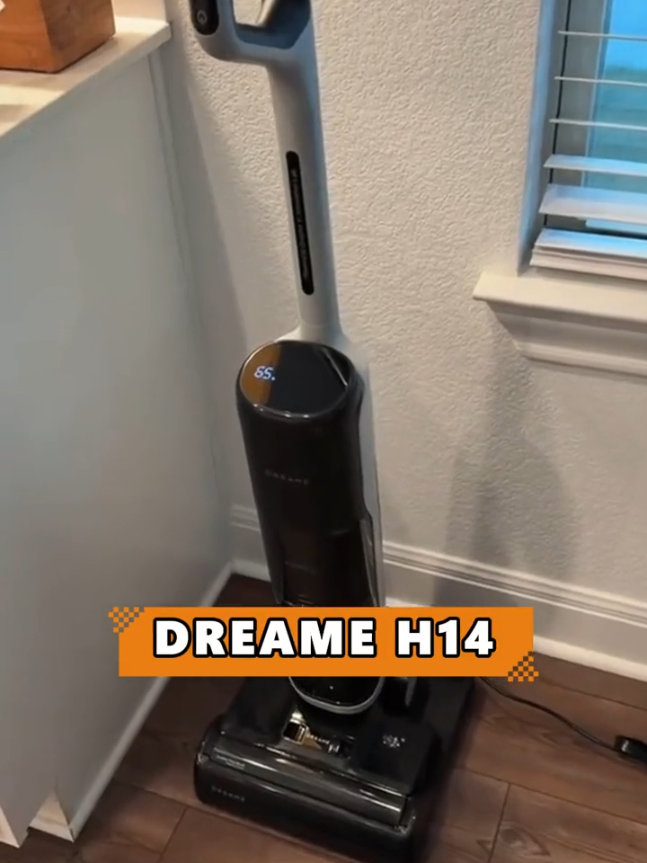 Dễ dàng tiếp cận khu vực gầm thấp với Dreame H14 #Dreamhomeeveryday #NhaSachMoiNgay #dreamevietnam #dreame #Dreame #vesinhnhacua #lausan #dreamhome #maylausan #mayhutbui #mayhutbuicamtay #dreameh14 #h14