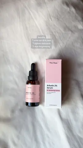 those who still struggling with darkspots might as well wanna try this serum! have amazing active ingredients to target spots and scars #skincaretips #skincarerecommendations #theraw #serumtheraw #arbutinserum #fyp #fypmalaysia 