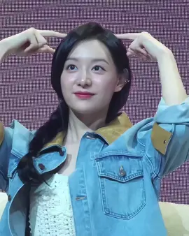 Spam sự cute này tiếp nhá 😝 #kimjiwonactress #kimjiwon #honghaein #kimjiwon김지원 #fypシ #김지원 #queenoftears #bemyone #geewonii #nuhoangnuocmat 