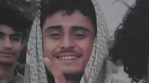 Ghar Se Uthane Ka Dam Rakhta Hay 💯😈🔥 #ownvoice #VoiceEffects #mama #poetry #attitude #lines #trending #lines #tiktok #fyp #viral #viewsproblem #unfreezmyaccount #growmyaccount #salmanbaldia804 