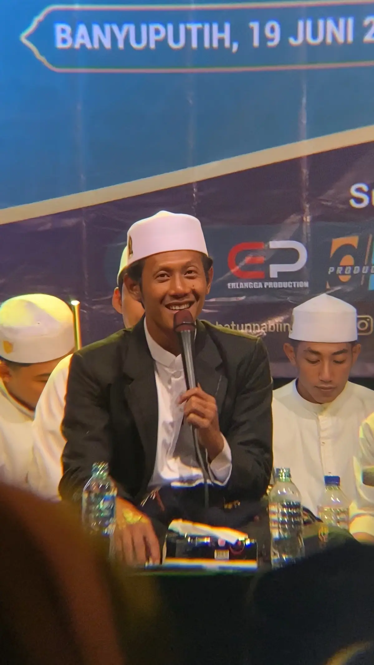 .                                                                                        .                                                                                        .                                                                                        .                                                                                        .                                                                                        .                                                                                        .                                                                                        .                                                                                        .                                                                                        #khodimulmajelis #majlissholawat #mahabbatunnabi #banyuwangi #gus #mifta #masukberanda #santri #pondokpesantren #foryoupage #4upage #fypシ゚ 