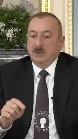 Hər bir şəxs bilməlidir ki, dövlət qulluğunda olmaq imtiyaz deyil, məsuliyyətdir, insanlara xidmət imkanıdır. Tutduğu vəzifənin səviyyəsindən və əhəmiyyətindən asılı olmayaraq, dövlət qulluqçusu həmişə xatırlamalıdır ki, o, xalqın xidmətçisidir, insanlara xidmət, onların qayğıları ilə yaşamaq onun əsas vəzifəsidir. Dövlət qulluqçuları öz fəaliyyətində qanunun aliliyi, vəzifə borcuna sədaqət, humanizm, sosial ədalət prinsiplərini rəhbər tutmalı, vətəndaşın və dövlətin maraqlarını uzlaşdırmalıdırlar. #azerbaijan🇦🇿 #azerbaycan  #azərbaycan #IlhamAliyev #İlhamƏliyev #prezident  #siyaset #keşfet 