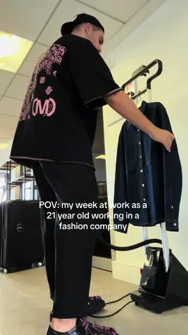 Ngl i love my work #corporatelife #fashionjob #parisfashionweek #overworked #job #Vlog 