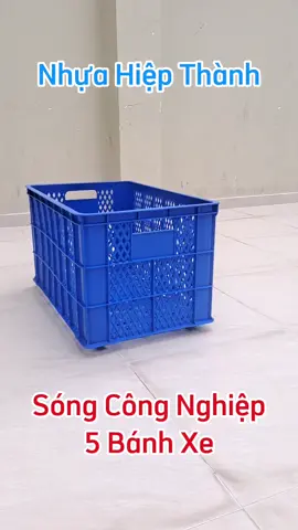 Sóng công nghiệp 5 bánh xe dùng để đựng hàng hóa và giao hàng - Nhựa Hiệp Thành #nhuahiepthanh #chonhuasaigon #song5banhxe #sotgiaohang #sotdunghang #songcongnghiep #