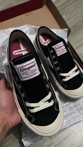 Gazelle low black white basic😎 #CapCut #compassgazelle #sepatucompass #fypage #fyp #abcxyz123 #tiktokshop #xyz 