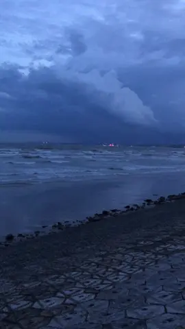 em chang muon nho anh dau nhung sao van nghi den…#sea #fyp #foryou 