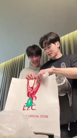 น้องงอแงละ จะเซอร์ไพรส์พี่เค้า แต่โดนเซอร์ไพรส์กลับ เพราะดันไปเห็นของที่จะให้ก่อน 55555555 #KengNamping #เก่งน้ำปิง #kengjingnah #nampingster 