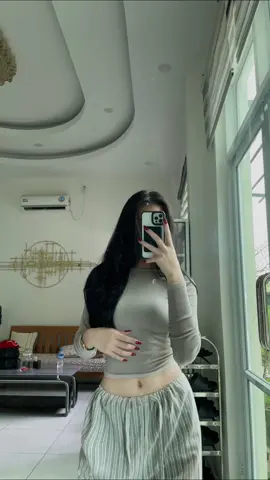#fyp #CapCut #simpleoutfitideas #greyoutfit #favoritefit #foryou #foryoupage #tiktok #followers 
