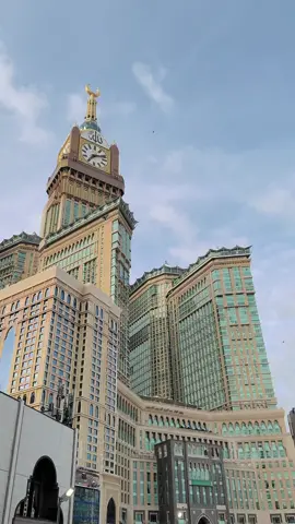 اللهم عوده مع من نحب اللي من نحب ..🫀 . . . . . . . . . . . . . . . . . #عايض_يوسف #انسانيون_لنا_هدف 