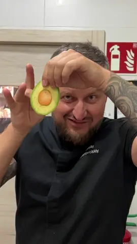 Avocado Cutting Hack Test! 🥑😂 Thanks for inspiration maestro @Nusr_et  Ever tried a lifehack for cutting avocados? 🥑🤔 Let's put this hilarious hack to the test! Will it be a slicing success or a green mess? Watch till the end for some unexpected laughs! 😂 #AvocadoFail #KitchenHacks