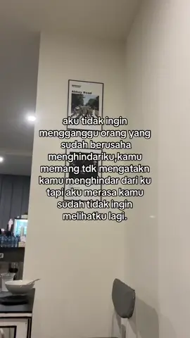 pergilah tuan, semoga kau bahagia dengan wanitamu itu.