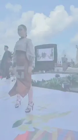 Proud of u 🖤 #eastjavafashionharmony2024 #desainermuda #fashion #smkbisa #gresik #pantaimidodaren #tatabusana 