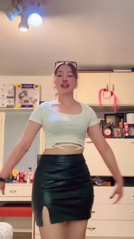 16 pugi 17 lagda yestoi hunx ki🫣😜🥰#tiktoknepal🇳🇵 #foryou #everyone #highlight #foryoupage #eksha❤️👩‍🦰 #fyp 