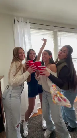 Glimpse of junior year 💌 bestest friends i could ever ask for 🥹🫶🏼💛 