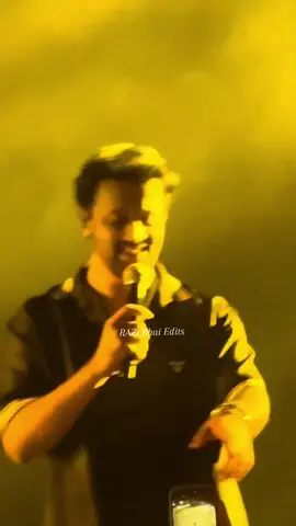 my favourite song kuch is tarah ❤️🫶 #atifaslam #AtifAslamlive #AtifAslamnew #AtifAslamnew #atifaslamsong #atifaslamsong #AtifAslamsonsbaarish #AtifAslamPunjabi #AtifAslamPakistanibestsinger #Dildiyangallan #Pakistan #tiktokviralvideo #viralvideo #RaziBhiaedtis #areyoupage @Atif Aslam @Rizwansial.72 @Imran Ashraf Awan @faysal quraishi 