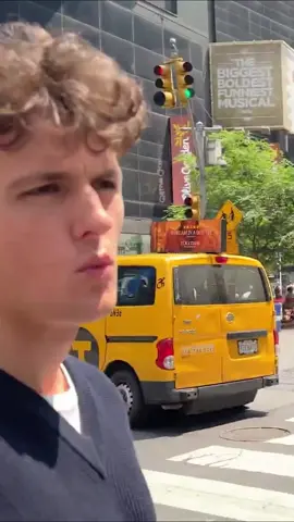 British men says nobody has manners in NewYork and everybody is rude. Your thoughts? | #thesuits #dropshipping #ecommerce #newyork | @Wolfoh @tobydunn69 