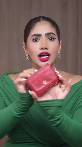 قصة المحفظة الحمراء ❤️