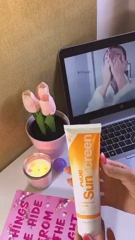 📌تخفيض واقي الشمس فوريفر   💥💥 🌟🌟كمية محدودة 🌟🌟 واقي الشمس من فوريفر 💝 🏖️🏖️🏖️ Aloe Sunscreen: واقي شمسي بجودة عالية طبيعي 100% غني بالألويفيرا، الزنك، فيتامينE, الكولاجين،  _مناسب لجميع أنواع البشرة ولجميع الأعمار، يحمي البشرة من أشعة الشمس الفوق البنفسجية، يهدئ ويرطب البشرة، يحارب علامات الشيخوخة +مقاوم للماءتوصيل مجاني#بنيملال❤️  #حماية #صحة #شمس #البحر #الصيف #الصيف_والبحر🌜🌻 #فيثامين #وقاية 