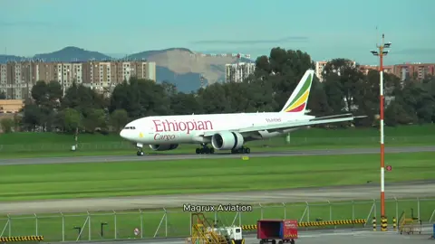Una bestia 💪 ✈️ Boeing 777F Ethiopian Cargo @fly.ethiopian  Reg: ET-ARJ Edad del Avión: 9 años (2024) Motores: 2x General Electric GE90 Situación: Activo 📍 Aeropuerto El Dorado, Bogota 🇨🇴 🗓️ Mayo 2024  #boeing777bogota #boeing777ethiopian #ethiopiancargo #boeing777lovers #ethiopiancolombianconnection #ethiopiancolombian #ethiopianaitlines #bogota #boeing777bogota #magruxaviation #aviacion #vuelosbogota #cargobogota 