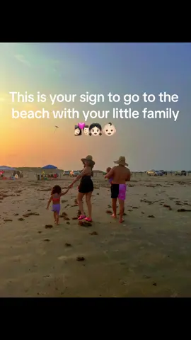 Beach date 🏝️ #familytrip #fypp #beachvibes #beach #toddlermom #girlmom 