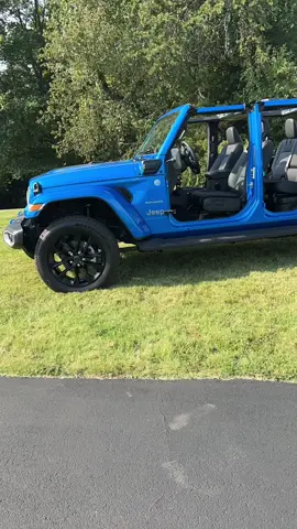 Its summer time 😎☀️#jeep #jeeplife 