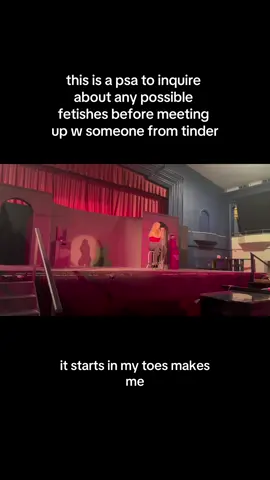 throwback to performing this bit infront of my family, teachers, friends, peers, and plenty of strangers 🤪  #cabaret #comedy #musicaltheatre #badfirstdate #tinder #icantdealwiththeappsanymore 