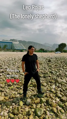 #leorojas #thelonelyshepherd #derheinsamerhirte #elpastorsolitario🚶 #panflute #iran🇮🇷 #peace #lovelypeople #bluesky #beach #beutiful #travel #life #is #one #enjoy #life #tiktok #native #indigenous #persian #beuty #😉 #🌅 #🪈#🪘#❤️😉❤️ 