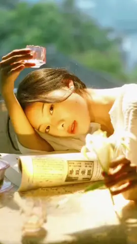 What a sad day 🌕 cre: DYSir53 #fypシ #foryou #abcxyz #photography #photoshootideas #photoshoot #easysetup #selfportrait #selfportraitphotography #camera #viral #asthetic #korean #dslr #vintagevibes #fall #moodphotoshoot #photoideasathome 