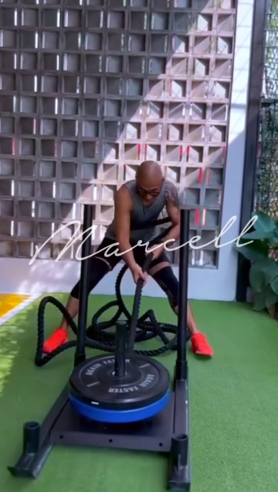 Terima kasih tak terhingga kepada Coach Aditya Mauld dan South Barn Kemang, tidak ketinggalan @wearviuum dan @atalon.id  atas dukungannya. 🇮🇩🇮🇩 #marcellsiahaan #marcell #southbarn #southbarnjakarta #workout #southbarnkemang #satutempatstudio #workoutroutine #Fitness #functional #gym #performance #wellness #gymroutine #weightlifting #fyp #trending #olahraga 