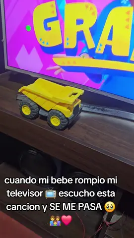 EN UN SEGUNDO DE DESCUIDO Y EL HIZO SU TRAVESURA 😅🤣📺!!! estaba enfadada commigo misma  por haberle dejado a mi pequeño terremoto un momento 🥹!!! TE AMAMOS  MUCHO HIJITO👨‍👩‍👦 !!! Las cosas materiales felizmente  se consiguen 😔!!! ahora el único perjudicado tu no más jajajaja Adiós dibujos jajajaj 
