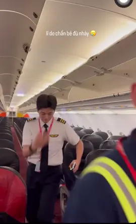 ✨Thì  ra đây là lí do …a ta nhảy trên máy bay ✨😁 #hacoi1711 #xuhuong #tiktok #vietjetair #trend #phicong #hacoi #hacoideptrai 