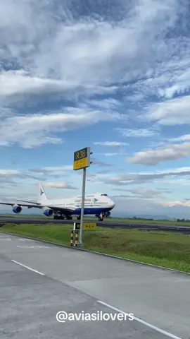 Selamat datang di tanah air jamaah haji 2024😇 #hajj #hajjmubarak #mekka #haji2024 #embarkasiupg #boeing747 #aviation #aviationlovers #penerbangan #garudaindonesia #fypp #fypage #airports 