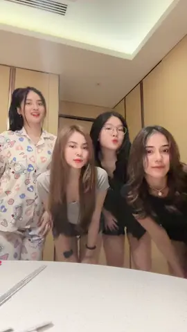 nusahouse emang the best #tiktokhots #bikintegang😱 #fypツ #gadisbali #pindhoahah #fakebodyy⚠️