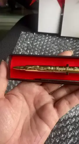 Bút Ký phòng cách riêng .chất lừ  #but #butky #butkycaocap #butkykhactentheoyeucau #butkyquatang #butkyten #butkykhactentheoyeucau #butkydoanhnhan #tiktokviral #vanphongpham #xuhuongtiktok 