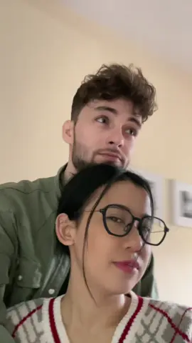 Kalo punya cowok clingy, jangan sampe kamu bau ketek ya, biar gak tengsin #meyandjoe #bangbulmey #mixedcouple #mixedmarriage #clingyhusband #couple #deodorant 