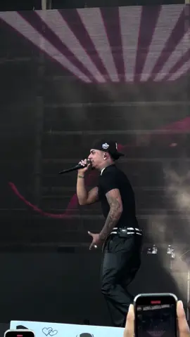 Não acredito ainda que vi este homem, quero mais, fico à espera que voltes @Veigh 🇵🇹🙆🏻‍♀️❤️ #veigh #rockinriolisboa2024 #brasil #brazil🇧🇷 #portugal🇵🇹 #veighshow #concert #fy 