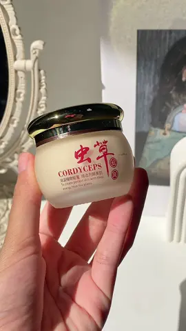 Udah gaperlu bingung dan takut lagi buat coba brand legend satu ini 😍 @Yu Chun Mei Official @Cressindo Official  #YuChunMei #YuchunMeiLokalBPOM #YuChunMeiHalal