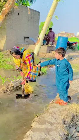 Cuteness overloaded #azraimran51 #foryoupage #azraimran #onemillionaudition #foryou #pakistan #village #husbandwife #standwithkashmir #punjabi #tractorgirl #husbandwifecomedy #trending 