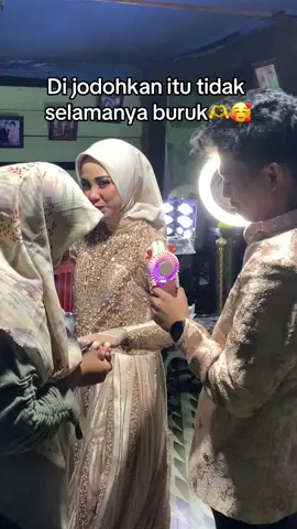 Maa syaa Allah pengantinQ masih malu2😅🤣#fyppppppppppppppppppppppp 