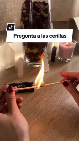 ✨🔮 Adivinación con cerillas 🔮✨ Prepara tus cerillas: Toma dos cerillas y enciende el cabezal de una. Une las cerillas: Mientras el cabezal está ardiendo, únelas. Se quedarán pegadas. Formula tu pregunta: Piensa en una pregunta clara que pueda responderse con “sí” o “no”. Sostén las cerillas: Agarra las cerillas por un extremo, dejando el otro al aire. Observa el movimiento: • Si las cerillas suben, la respuesta es SÍ. 👍 •Si las cerillas bajan, la respuesta es NO. 👎 Estas cerillas puedes encontrarlas en la tiendita @AURIUS 🕯️  #brujería #magia #esoterismo #adivinación #tarot #espiritualidad #energía #magiaancestral #espiritual #misticismo #1111 
