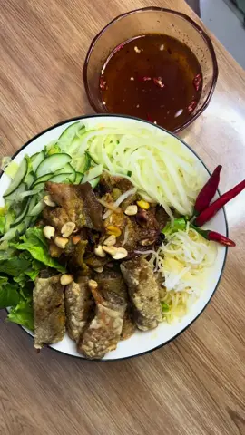 Ăn cùng Hưng bún thịt nướng nha mọi người ❤️❤️ #mukbang #ănngon #ănkhuya #xuhuong #bìnhđịnh #77d1xinchao 