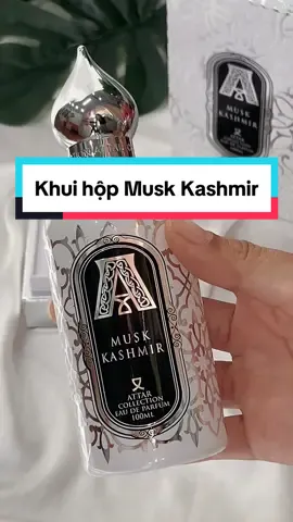 Khui hộp Musk Kashmir của nhà Attar Collection #thomcungtrinhnha #nuochoabinhduong #trinhreview #unboxnuochoa #unbox #khuihop #muskkashmir #uae 