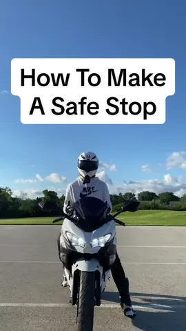 How To Come To A Slow and Safe Stop On A Motorcycle #ninja400 #motorcycle #sportbike #bike #BookTok #biketok #beginner #fyp 