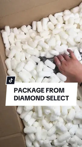 Mail call! Package from Diamond Select! Thank you so much! . #diamondselect #diamondselecttoys #marvel #xmen #hulk #thor #apocalypse #redhulk #juggernaut #xmencomics #marvelcomics #unboxing #unboxingvideo #mailcall #package #packagedelivery #gifted 