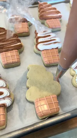It is for sure ice cream season! . . . #royalicing #royalicingcookies #royalicingart #cookies #cookiesoftiktok #cookiedecorating #cookiedecorator #sugarcookiedecorating #sugarcookiedecoratingvideos #cookiedecoratingvideo #royalicingvideos #suagrcookiedecorating #sugarcookiedecorator #sugarcookies 