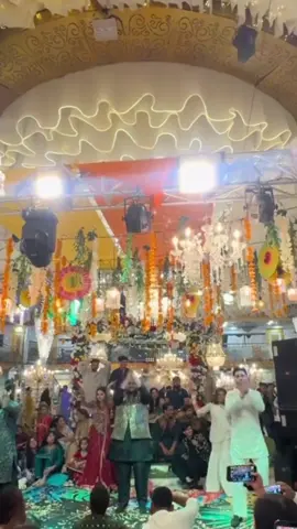 danceee #rabeeca #mehndi #dance 