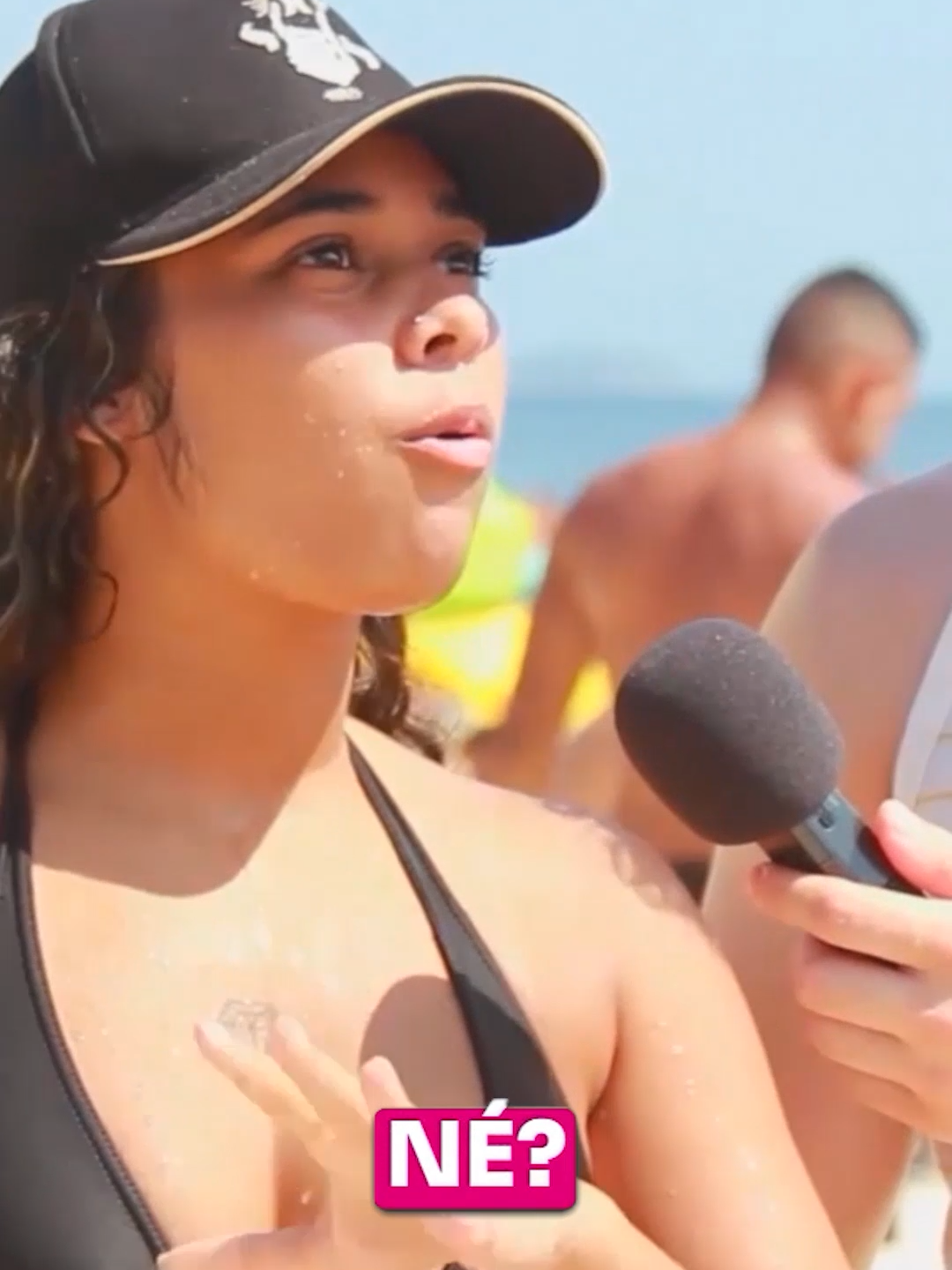 Entrevista na praia o que atrai as cariocas - entrevistando garotas no rio de janeiro #entrevista #podcast #mulheres #riodejaneiro #fy