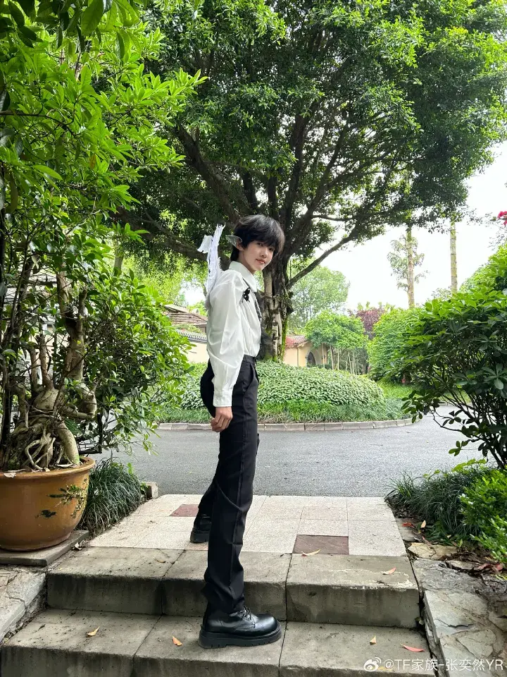 aaaa cuteee #zhangyiran_张奕然 #tf家族练习生🤴🌷 #fypシ゚viral #fyp #fy #tffamily #tffamily_4th_generation #tf家族 