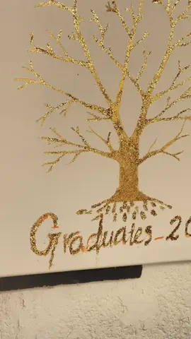 اسْعَى وَرَاء حلْمك وَكُلّ خَطَوة تتخطاها اِبْتَسَم وَقُل لِنَفْسِك سأظل اواصل لاحقق حلمِي إنَّه ينتظرني وَلَا أُرِيد أَنْ أَتَأَخّر عليه..🤍#خلاص_هانت #خلاص_فاضل_تكة #👩🏻‍🎓🎓officially1degreehottermamas💖 #👩🏻‍🎓 